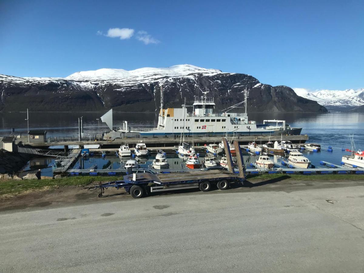 Lyngenfjord gammelhotell Olderdalen Exterior foto