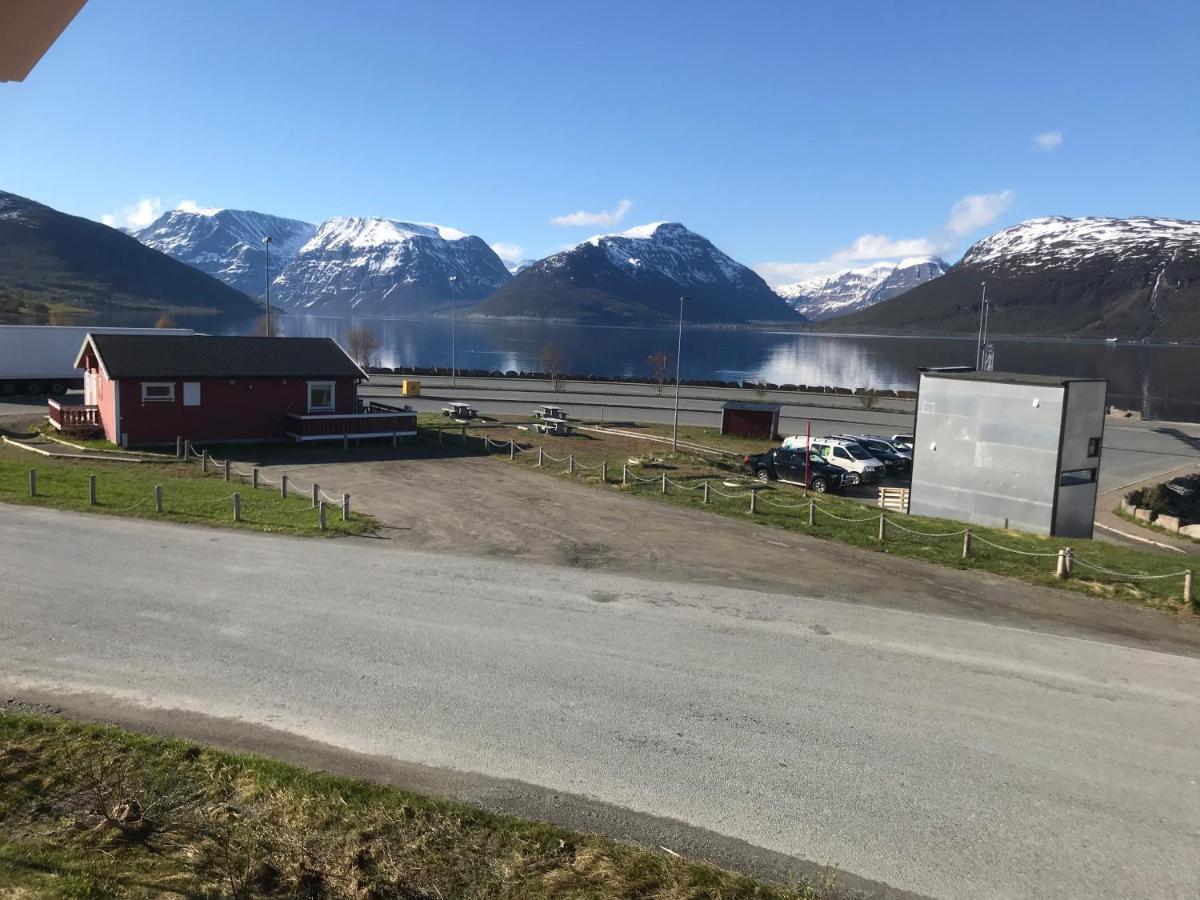 Lyngenfjord gammelhotell Olderdalen Exterior foto